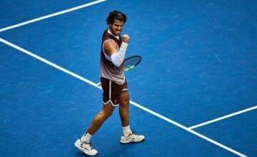 El número dos del mundo Carlos Alcaraz avanzó a cuartos de final del US Open tras vencer al estadounidense Tommy Paul en un partido decidido por su control y precisión en el.