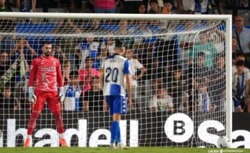 El partido entre Sabadell y Córdoba se decidió en el último minuto tras una revisión del VAR que llevó a la pena máxima convertida por Urri
