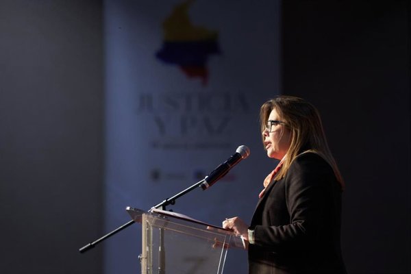 El gobierno colombiano decidió poner fin a las conversaciones con el Frente Comuneros del Sur del ELN tras la revocación de su representación en mesas de diálogo, reactivando.