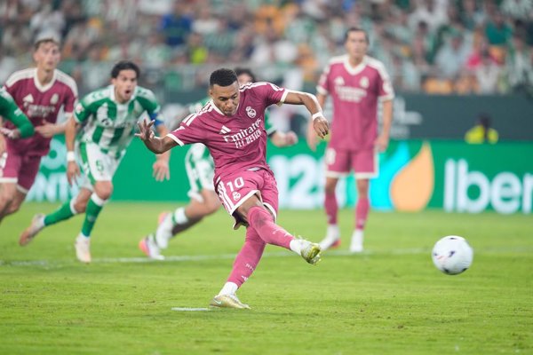 El Comité Técnico de Árbitros analizó las decisiones clave en partidos de la liga española, incluyendo una expulsión por derribo y una disputa sobre el penalti en un partido entre.