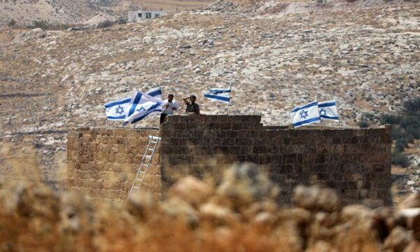 El Reino Unido, junto a Francia y Canadá, impulsa sanciones contra colonos israelíes por violaciones a Derechos Humanos en Cisjordania, mientras se fortalece el debate sobre.