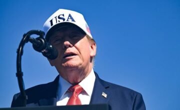 Los Estados Unidos y Canadá enfrentan una escalada en sus relaciones comerciales tras nuevas tarifas mutuas impuestas en septiembre.