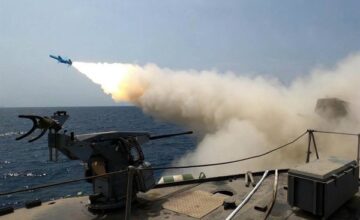 El gobierno iraní declaró un ataque militar contra una base estadounidense en JORDANIA y DOS buques de la Armada norteamericana, como respuesta a operaciones de hostigamiento.