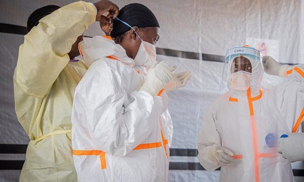 El brote de ébola en el este de la República Democrática del Congo ha alcanzado niveles mortíferos, superando los 6.700 casos confirmados y provocando más de 3.200 muertes desde.