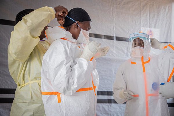 El brote de ébola en el este de la República Democrática del Congo ha alcanzado niveles mortíferos, superando los 6.700 casos confirmados y provocando más de 3.200 muertes desde.