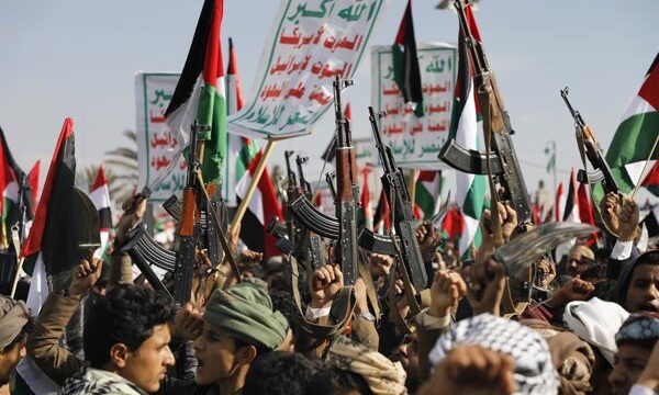 Las autoridades hutíes intensifican su estrategia de reintegración en zonas costeras oeste, en medio de una escalada del conflicto con el gobierno yemení y la coalición liderada.