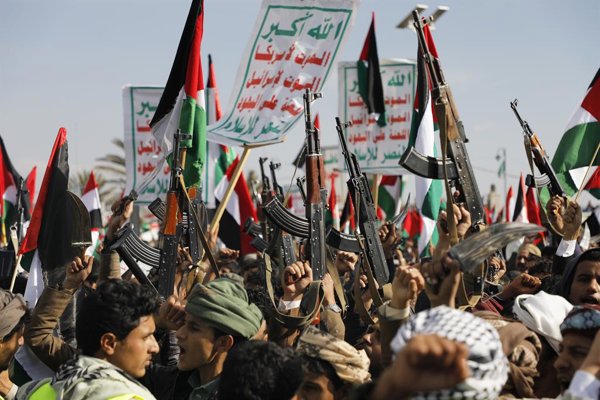 Las autoridades hutíes intensifican su estrategia de reintegración en zonas costeras oeste, en medio de una escalada del conflicto con el gobierno yemení y la coalición liderada.