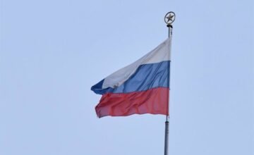El régimen ruso informa sobre un ataque aéreo en la región de Vorónezh que afectó infraestructuras civiles y causó una muerte.