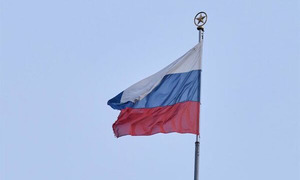 El régimen ruso informa sobre un ataque aéreo en la región de Vorónezh que afectó infraestructuras civiles y causó una muerte.