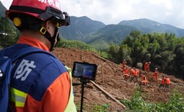El tifón Saudel ha provocado deslizamientos de tierra en el sureste de China, afectando regiones del condado de Suichan y generando múltiples muertes y evacuaciones masivas.