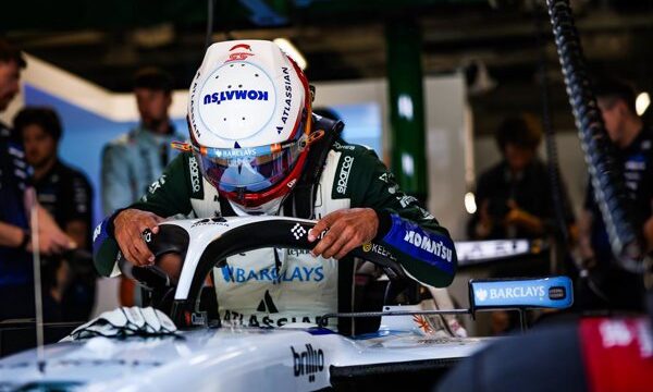 El reglamento de la FIA sancionó a un piloto por haber impedido el desempeño de otro durante una sesión de calificación en una carrera de Fórmula 1.
