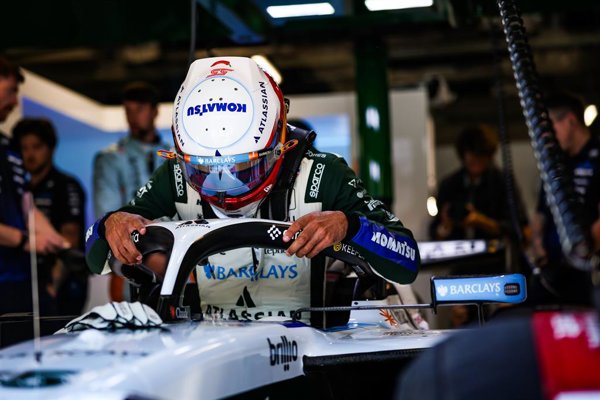 El reglamento de la FIA sancionó a un piloto por haber impedido el desempeño de otro durante una sesión de calificación en una carrera de Fórmula 1.
