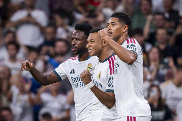 El REAL MADRID mantuvo una presión constante en el primer tiempo frente al RAYO Vallecano, aprovechando errores defensivos y generando oportunidades clave en la primera mitad del.