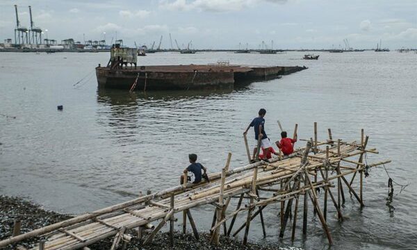 El barco 'Virgo Transport 8' se perdió de contacto durante una travesía desde Surabaya hacia Banjarmasin, en medio de condiciones climáticas adversas, tras salir el sábado a las.