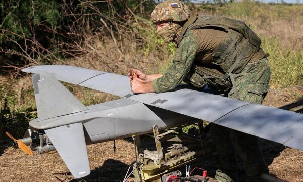El conflicto en el este de Ucrania continúa con avances rusos en el frente del noreste, donde se mantienen las operaciones en zonas como Járkov y Lugansk desde febrero de 2022.