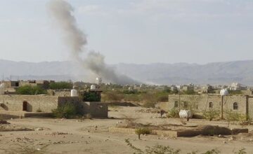 En los últimos días, las Fuerzas yemeníes y los hutíes han mantenido intensos combates en regiones como Marib, Al Yauf y Al Baida, con bombardeos aéreos y uso de drones por ambas.