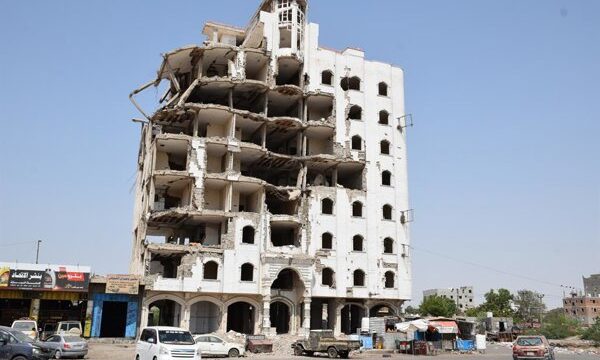 El deterioro de la seguridad en el estrecho de Bab el Mandeb ha provocado un aumento masivo de desplazamientos hacia Yibuti y Somalia, afectando rutas marítimas clave y generando.