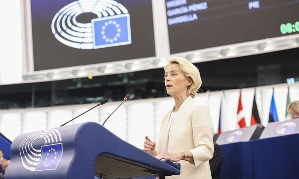 El debate sobre la gestión de migrantes en Ceuta refleja las divisiones entre países miembros sobre soberanía y solidaridad en el contexto Europeo.