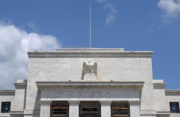 El Banco Central de Estados Unidos reafirma su postura frente a la presión inflacionaria y al contexto geopolítico en el Mercado energético.