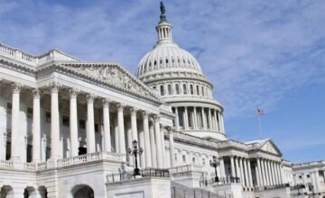 El Congreso estadounidense aprueba una medida que amplía el poder de imposición de sanciones del presidente Trump hacia países que adquieren energía rusa, en un contexto de.