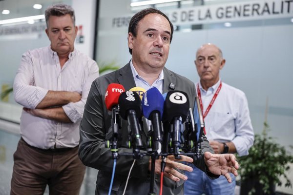 En VALENCIA, las intensas precipitaciones provocaron una alerta naranja que generó preocupación por riesgos en el entorno urbano, llevando a la cancelación del partido entre.