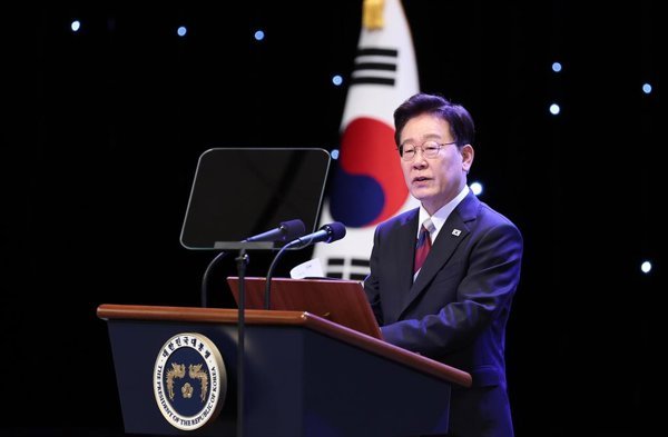 Corea del Sur enfrenta presiones por su posición en el estrecho de Orm
