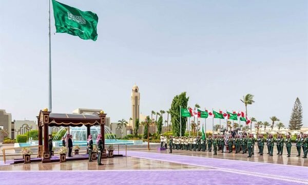 El gobierno Saudí reforzó medidas de seguridad tras detectar avances de la milicia hutí en la costa occidental de Yemen, donde han avanzado hacia zonas fronterizas.