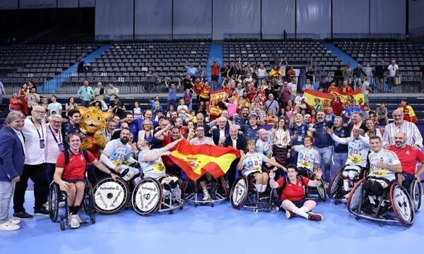 España supera a dos equipos potentes en una competencia internacional clave para la modalidad de balonmano en silla de ruedas.