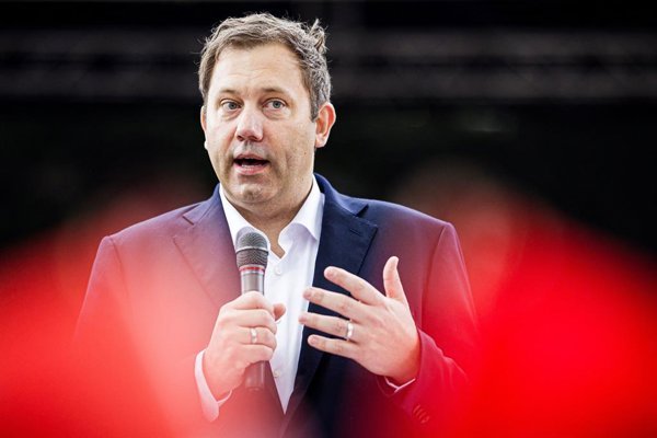 Los resultados electorales en Alemania reflejan tensiones políticas nacionales sobre reformas sociales y estructurales, con un aumento significativo del apoyo a partidos de.