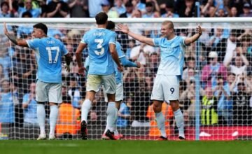 El Manchester City mantiene su liderazgo en la Premier League tras una victoria amplia frente al Sunderland, mientras el Liverpool avanza en la clasificación tras ganar en.