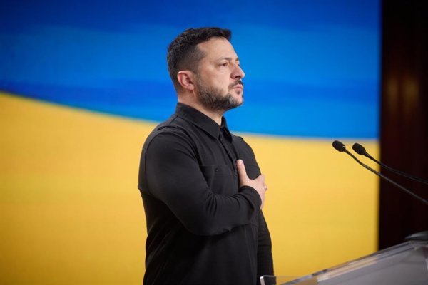 El presidente ucraniano Volodimir Zelenski y el expresidente estadounidense Donald Trump mantienen contacto diplomático para avanzar en la situación de Ucrania, con énfasis en.