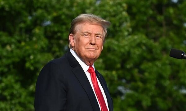 El gobierno de Estados Unidos impuso restricciones al acceso de medios a espacios presidenciales tras denuncias sobre informes considerados falsos o dañinos por parte del equipo.