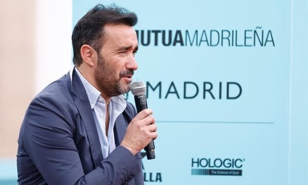 El Real MADRID se opone a una comparación entre su canal oficial y el diario Gara, cuya historia está vinculada a la banda terrorista ETA, lo que genera tensiones institucionales.