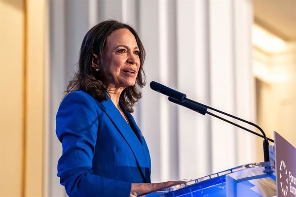 Las autoridades venezolanas y panameñas mantienen un silencio oficial sobre el intento de retorno de María Corina Machado, mientras la presidenta encargada se encuentra en Estados.