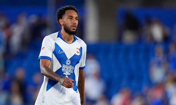 El jugador uruguayo Pierre-Emerick Aubameyang sufrió una lesión en su rodilla derecha durante un partido oficial de la liga española contra el Real Betis, lo que obligó a su.