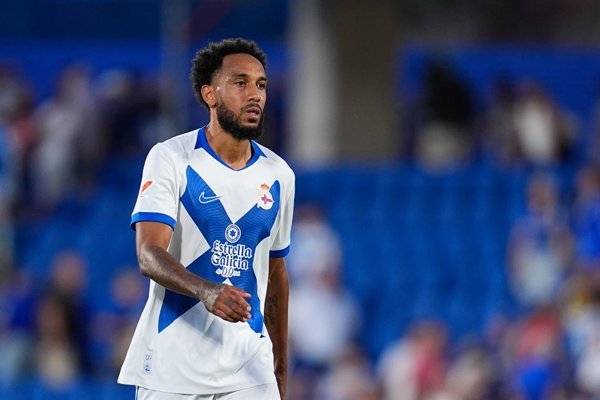 El jugador uruguayo Pierre-Emerick Aubameyang sufrió una lesión en su rodilla derecha durante un partido oficial de la liga española contra el Real Betis, lo que obligó a su.