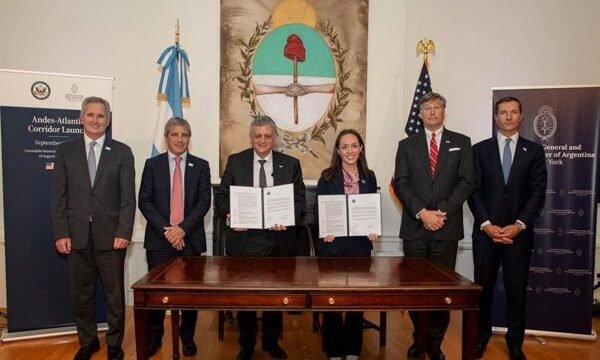 Los Gobiernos de Estados Unidos y Argentina avanzan en un Acuerdo para fortalecer la cadena de suministro de recursos estratégicos mediante inversiones en infraestructura.