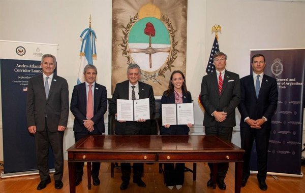 Los Gobiernos de Estados Unidos y Argentina avanzan en un Acuerdo para fortalecer la cadena de suministro de recursos estratégicos mediante inversiones en infraestructura.