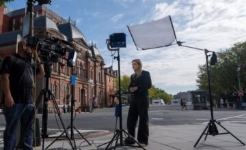 El gobierno estadounidense fue obligado a devolver el acceso a la Casa Blanca a medios de comunicación que habían sido expulsados por orden del presidente Trump, tras una decisión.