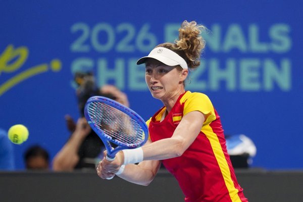 República Checa avanzó a la final de la Billie Jean King Cup tras derrotar a España en un partido indoor en Shenzhen, tras victorias individuales de sus tenistas.