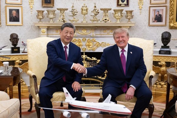 Las relaciones entre Estados Unidos y China se reafirman tras una reunión de alto nivel en Washington, donde se abordan cuestiones estratégicas de desarrollo tecnológico.