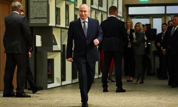El líder ruso rechaza que su país esté preparando una intervención militar en territorio europeo, pese a las alertas de la OTAN sobre posibles ataques híbridos.