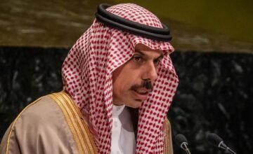 El estrecho de Ormuz, clave para el comercio marítimo global, sigue siendo un punto de tensión entre potencias regionales tras conflictos recientes.