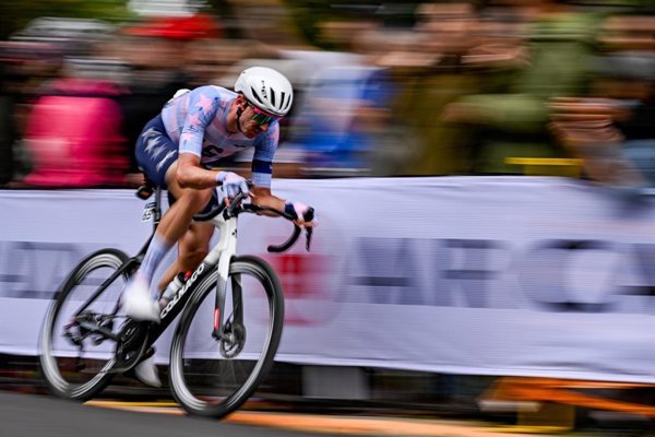 El Campeonato mundial de ciclismo en Montreal registró una victoria decisiva por parte de un corredor estadounidense, tras una intensa disputa en tramos técnicos y de montaña.