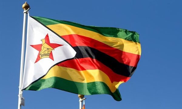Un helicóptero se estrelló en una zona rural del norte de Zimbabue, afectando a seis personas que viajaban en él, entre ellas un empresario y personal técnico. El incidente.