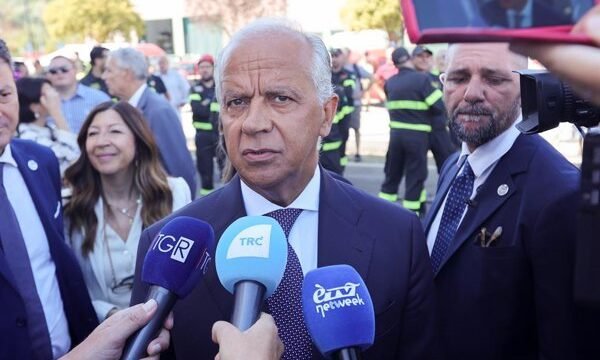 La situación de llegadas masivas de migrantes en Ceuta continúa generando tensiones en la política de fronteras de la Unión Europea.