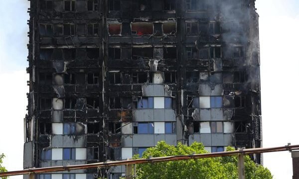 El incidente ocurrió en una Torre residencial de Londres, donde un incendio masivo dejó 72 muertos y generó una crisis de confianza en las políticas de seguridad y construcción.