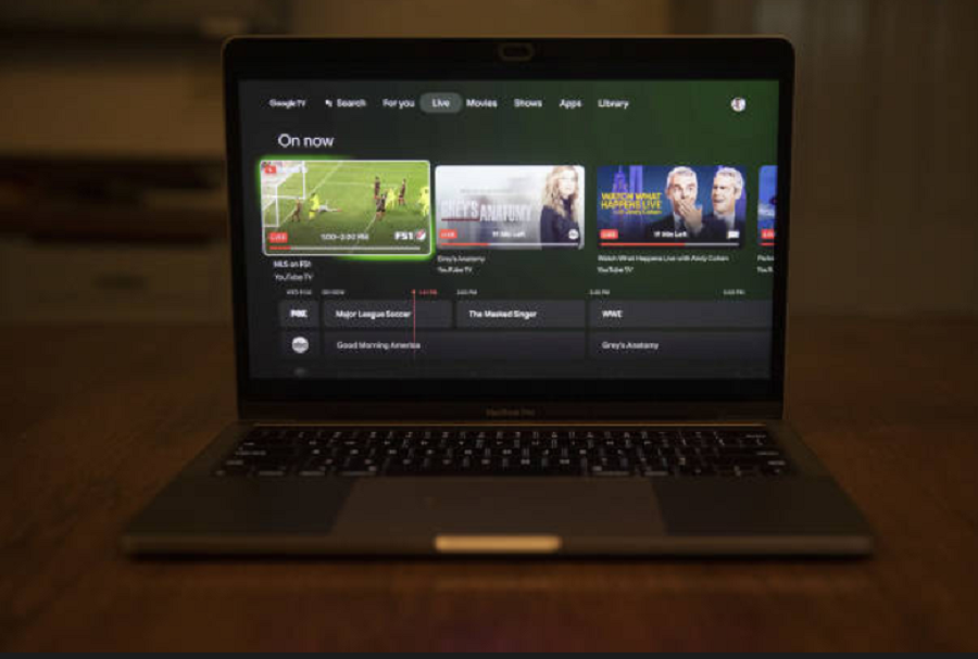 Control remoto del Google TV Streamer sobre una superficie.
