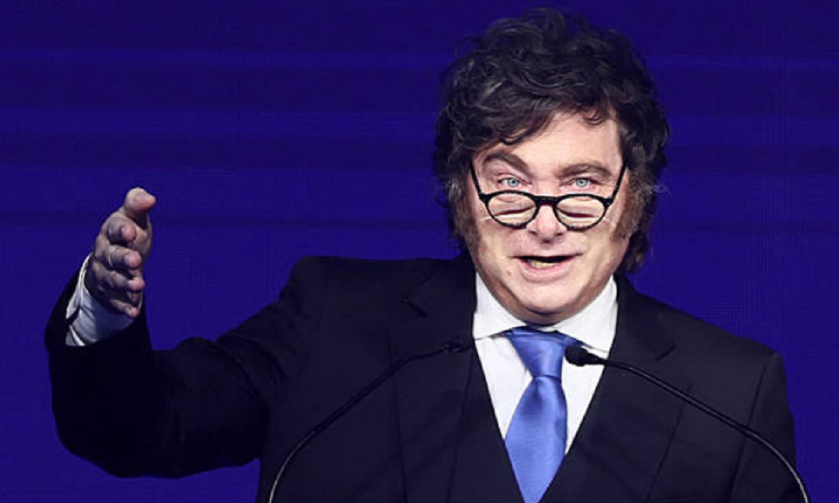 El presidente argentino Javier Milei encabezando un acto oficial sobre soberanía en el Atlántico Sur.