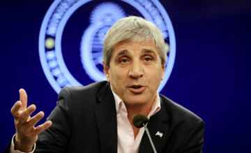 Luis Caputo brindando detalles sobre el proyecto de Presupuesto 2027 en Buenos Aires.